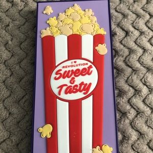 🆕 popcorn purple palette‼️